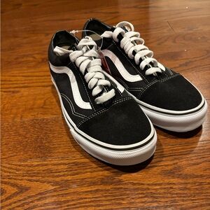 Vans Men's Classic Black and White Sneakers Size 6.5M/8.0W
